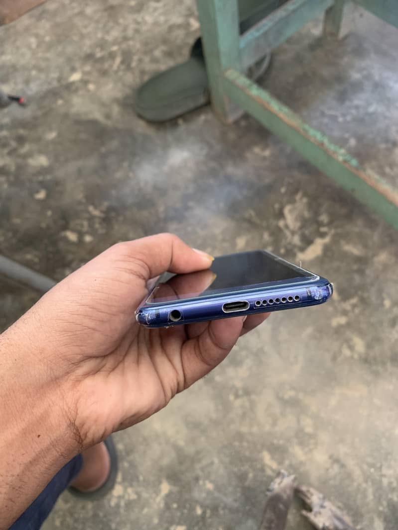 Honor 8C 2