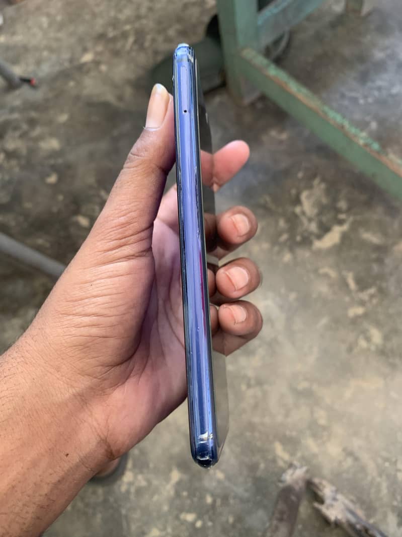 Honor 8C 4