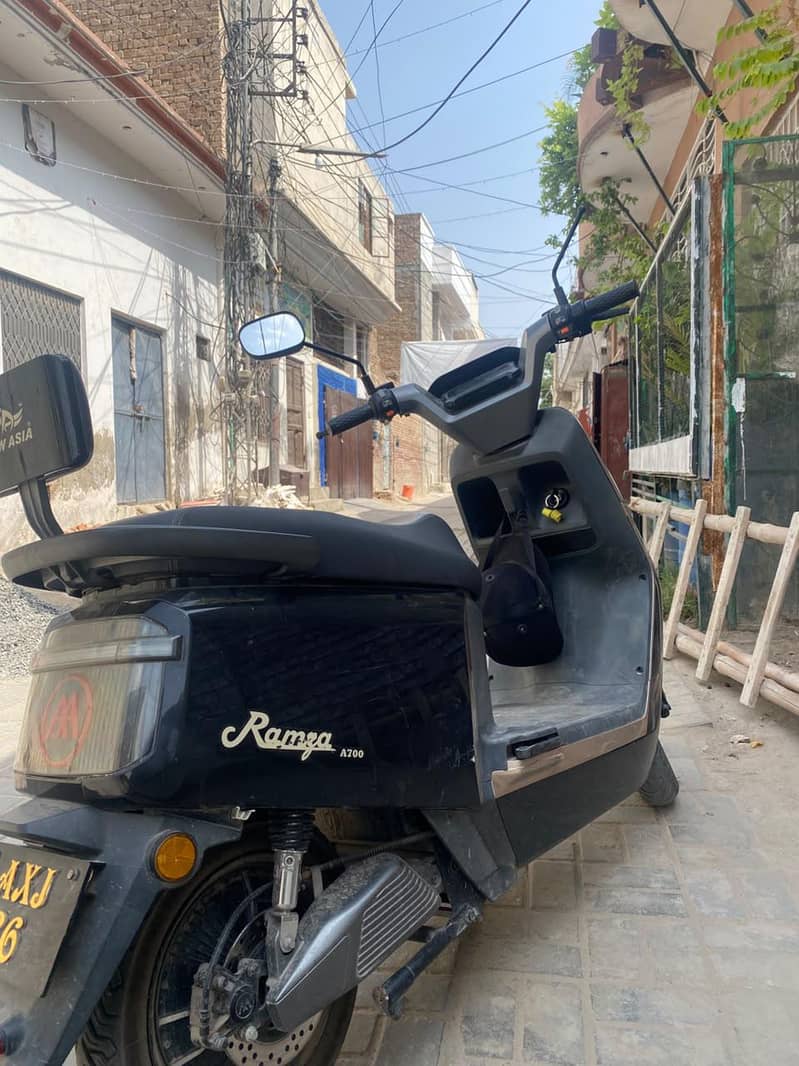 scooty 4