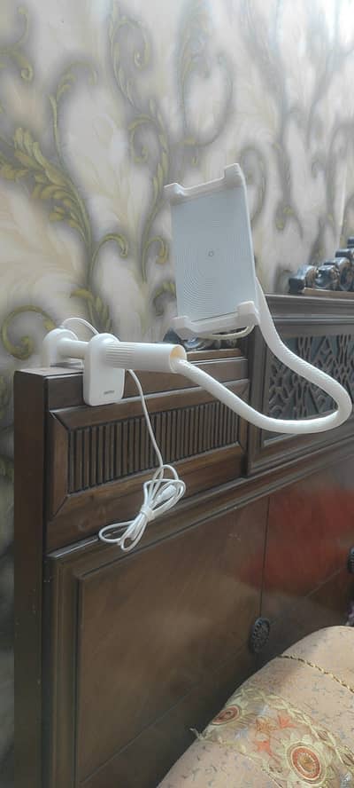 chargeable mobile holder tripod