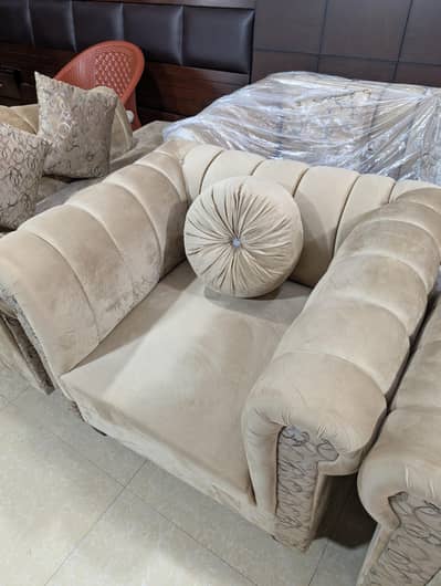 5 seater sofa with 2 seater deewan (new)