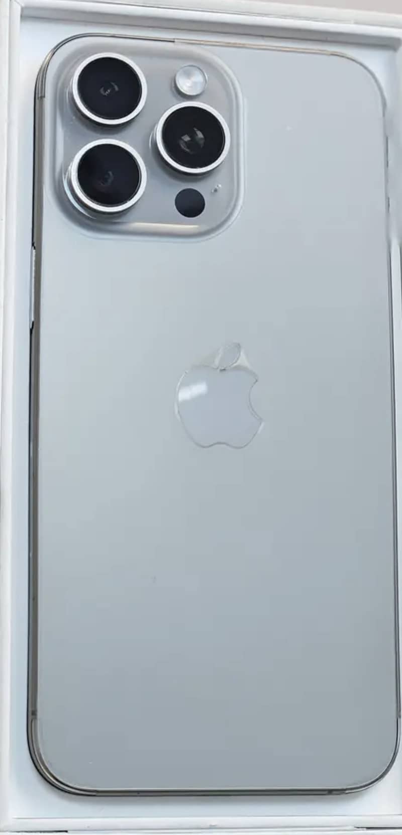 Apple iPhone 15 Pro Max 0