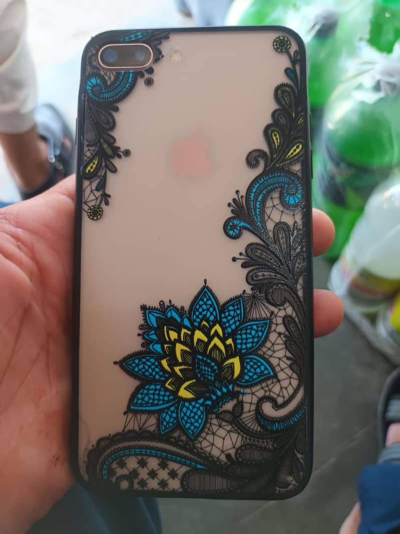Apple iPhone 8 Plus 1
