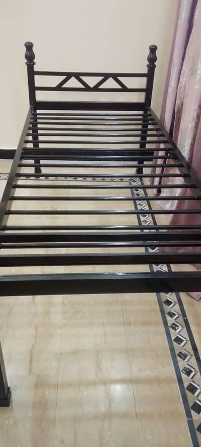 iron bed with  metress argent 4sale