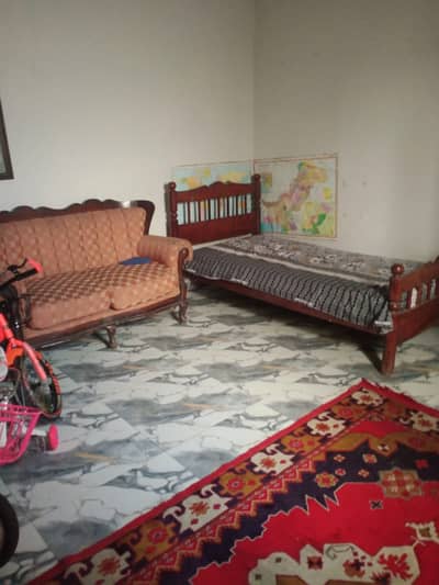 1 bed Furnished Flat for Rent in Model Town for Bachelors Female (Student + Job holder)
