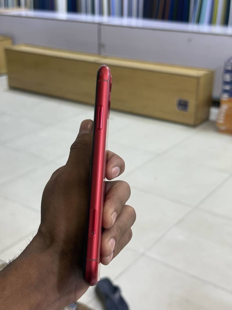 Apple iPhone 11 3