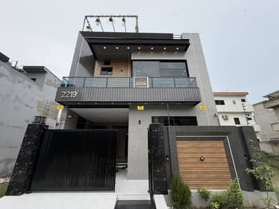 5 Marla Brand New House In Central Park