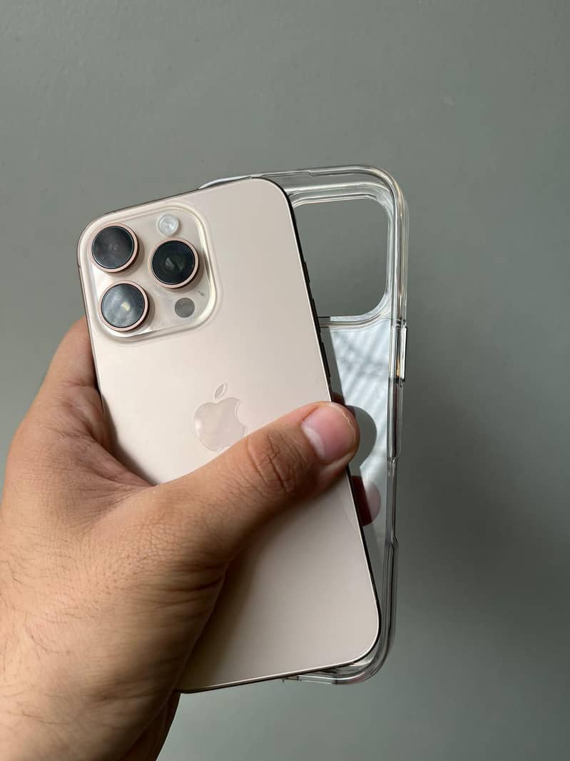 IPHONE 16 PRO 1