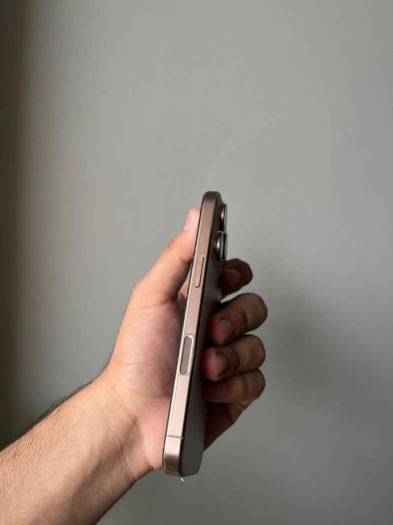 IPHONE 16 PRO 5
