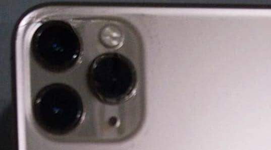 Apple iPhone 11 Pro Max 4