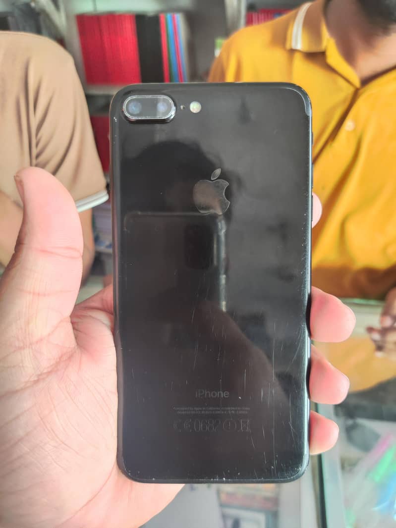 Apple iPhone 7 Plus 1