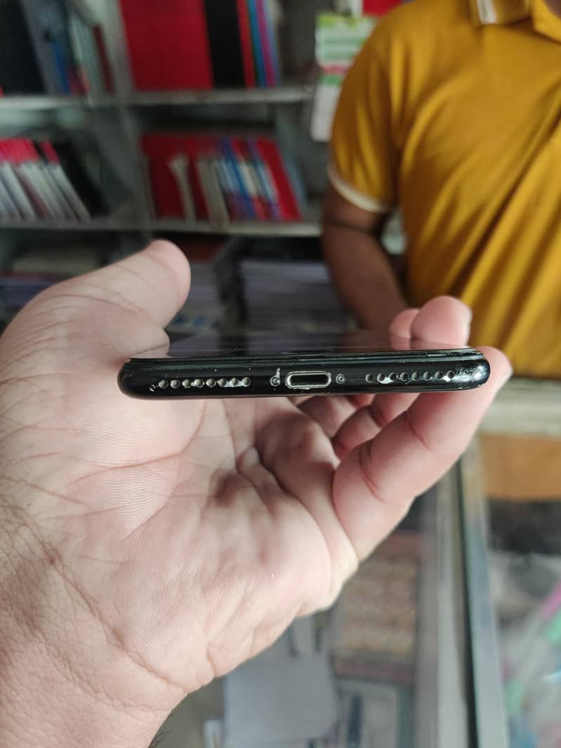 Apple iPhone 7 Plus 2