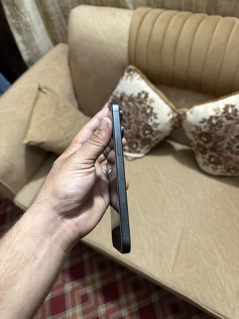 Apple iPhone 15 Pro Max 0