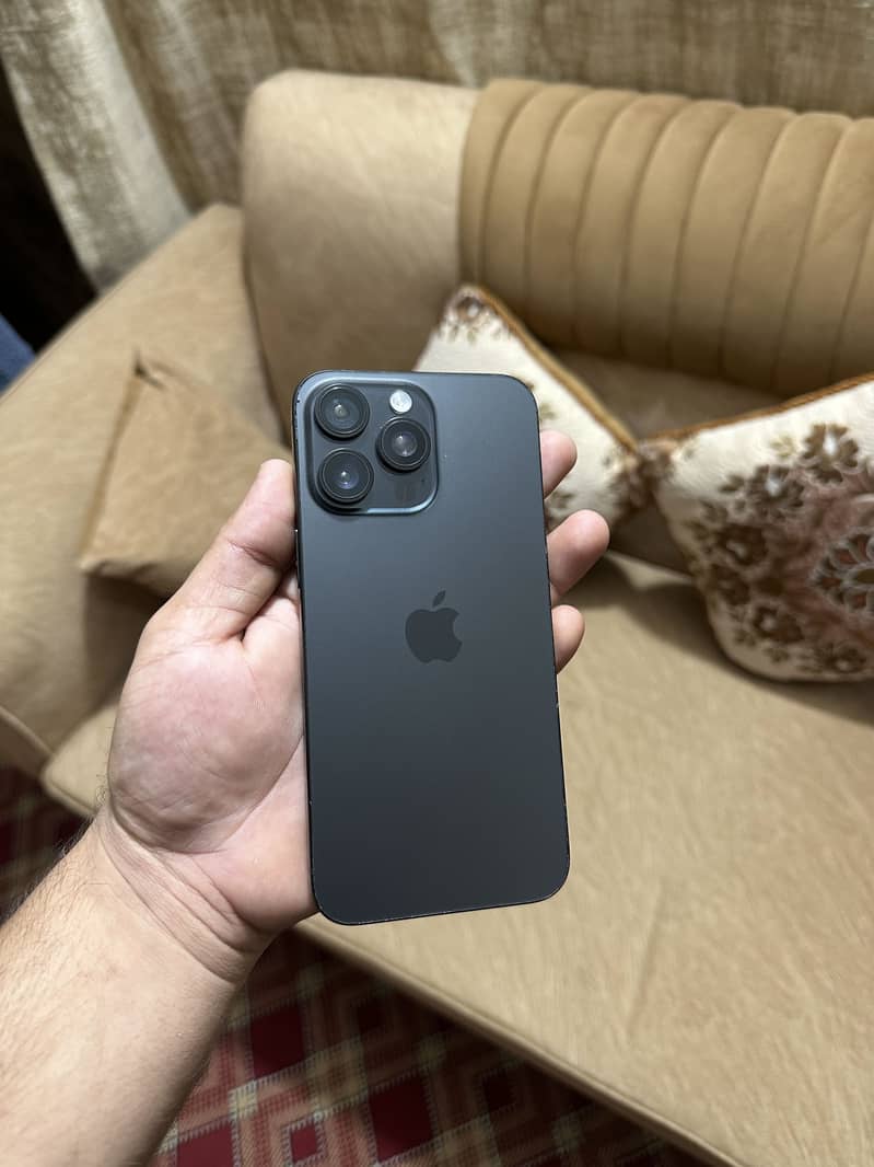 Apple iPhone 15 Pro Max 1