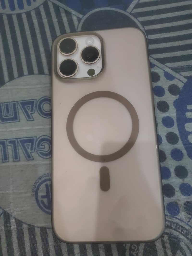 Apple iPhone 16 Pro Max 0