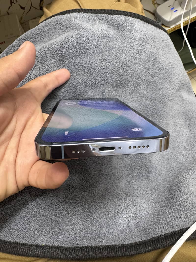 Apple iPhone 13 Pro 2
