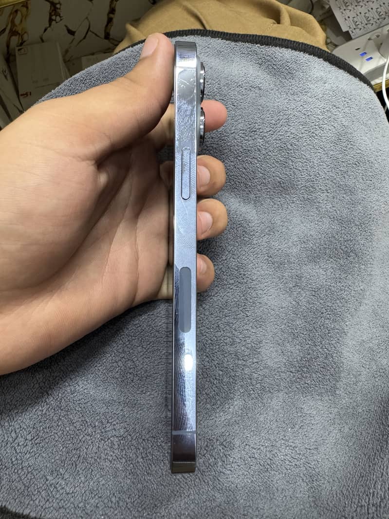 Apple iPhone 13 Pro 3