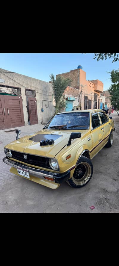 Toyota Corolla 1976 contact no 03121398099