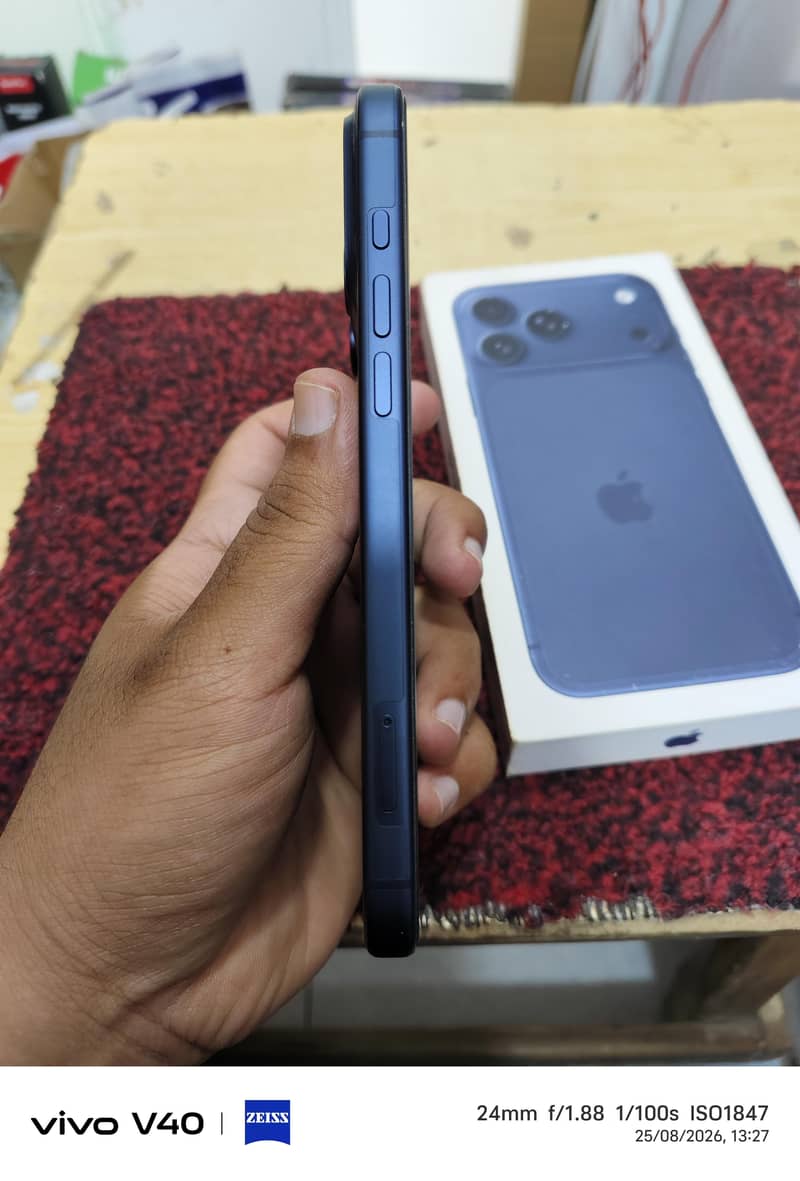 Apple iPhone 17 Pro Max 2