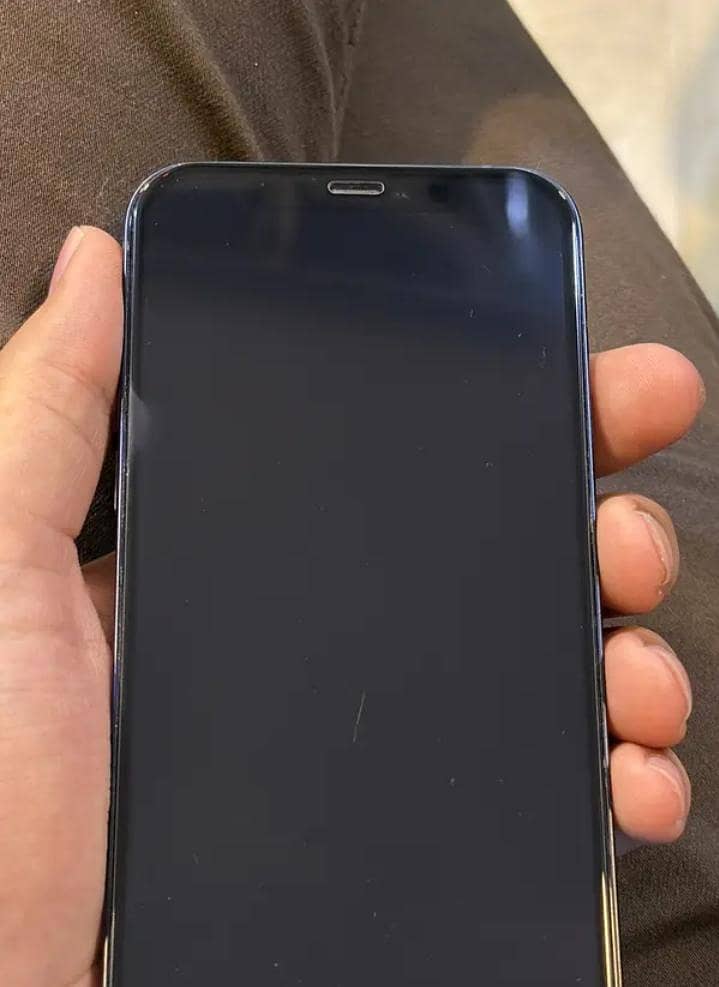 Apple iPhone 12 3
