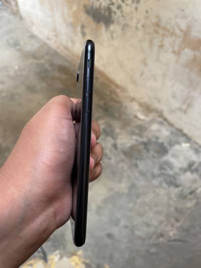 Apple iPhone SE