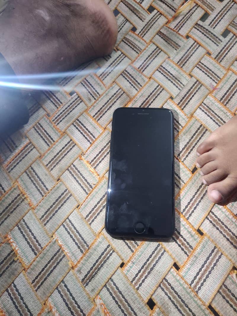 Apple iPhone 7 10