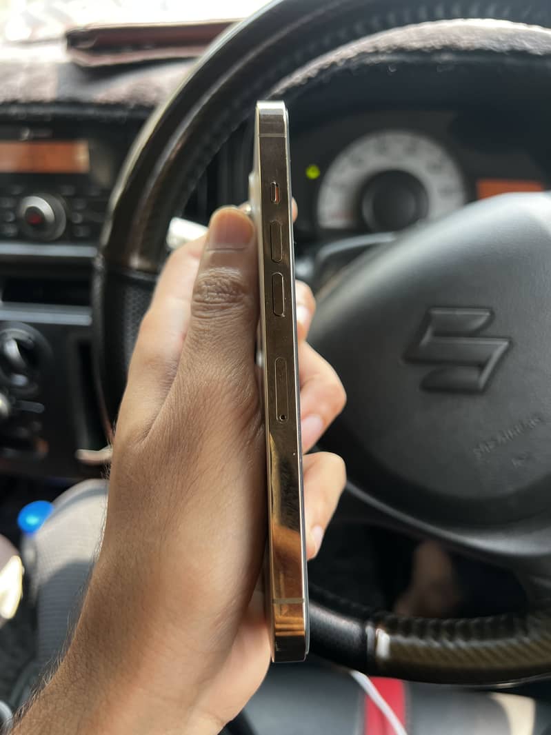 Apple iPhone 13 Pro 3