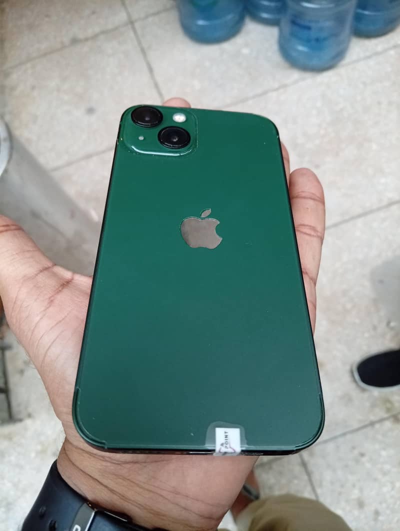 iPhone 13 0