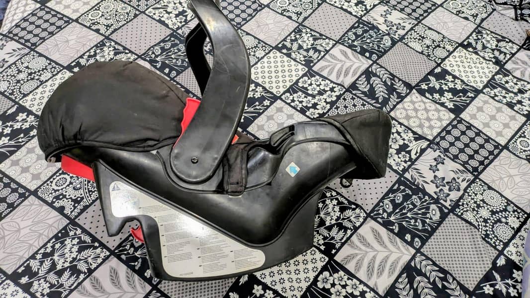 Graco Carry Cot 1