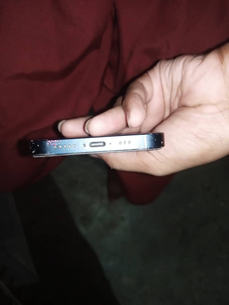Apple iPhone 14 3