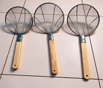 FRY STAINERS WOODEN HANDLE STAINLESS STEEL GOOD QUALITY