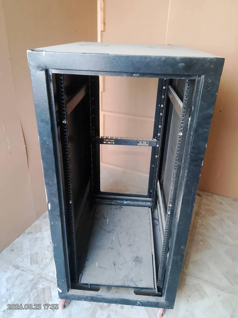 Server Rack Cabinet / Network Rack 1
