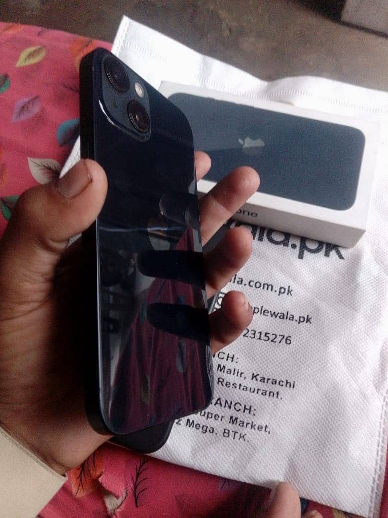 Apple iPhone 13 4