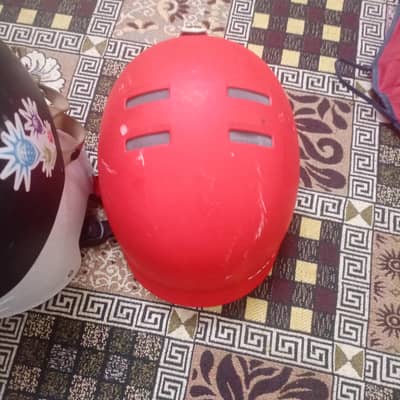 cd 70 bike ya other bike k Liye helmet use kry itne mazboot hai