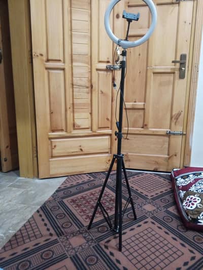 FOLDABLE TRIPOD STAND and Ring light
