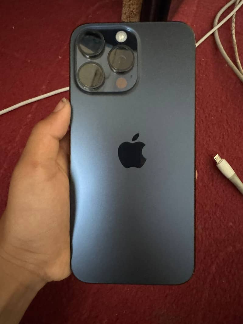 Apple iPhone 15 Pro Max 0