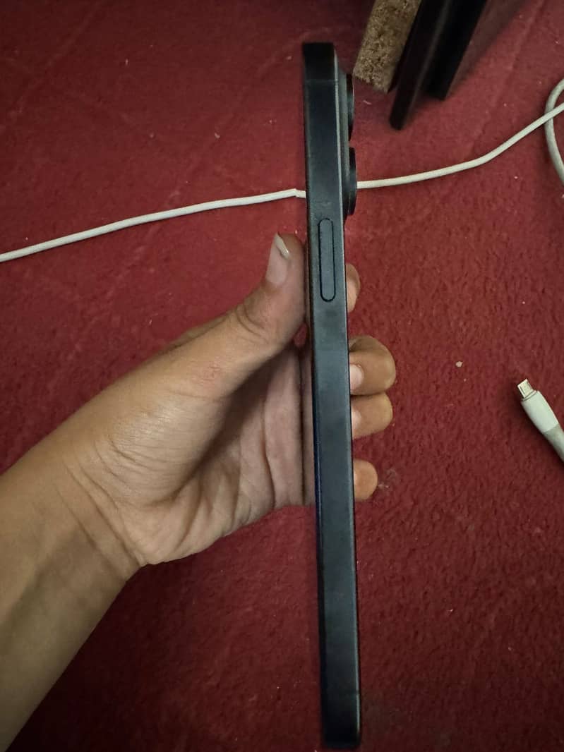 Apple iPhone 15 Pro Max 5