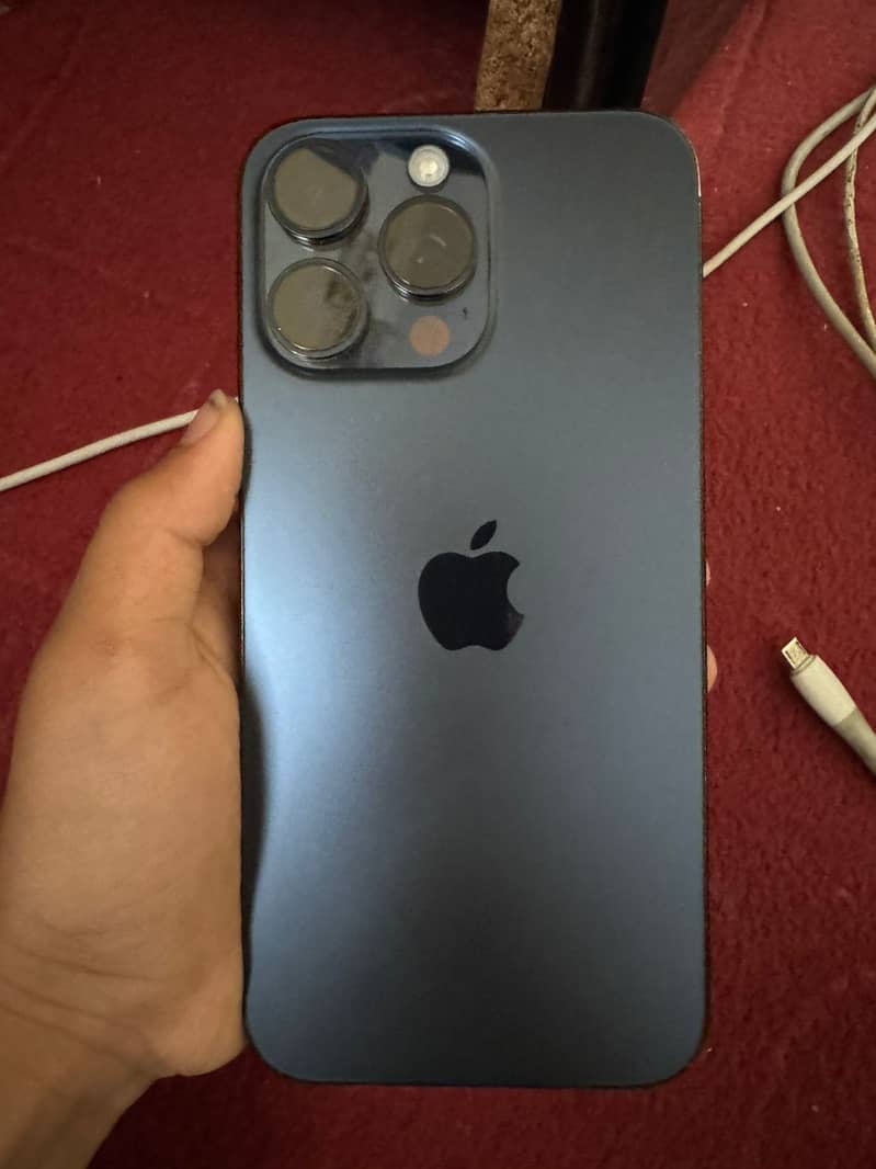 Apple iPhone 15 Pro Max 6