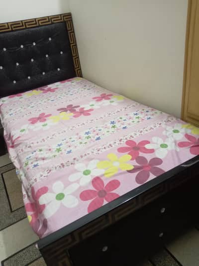 single iron bed
