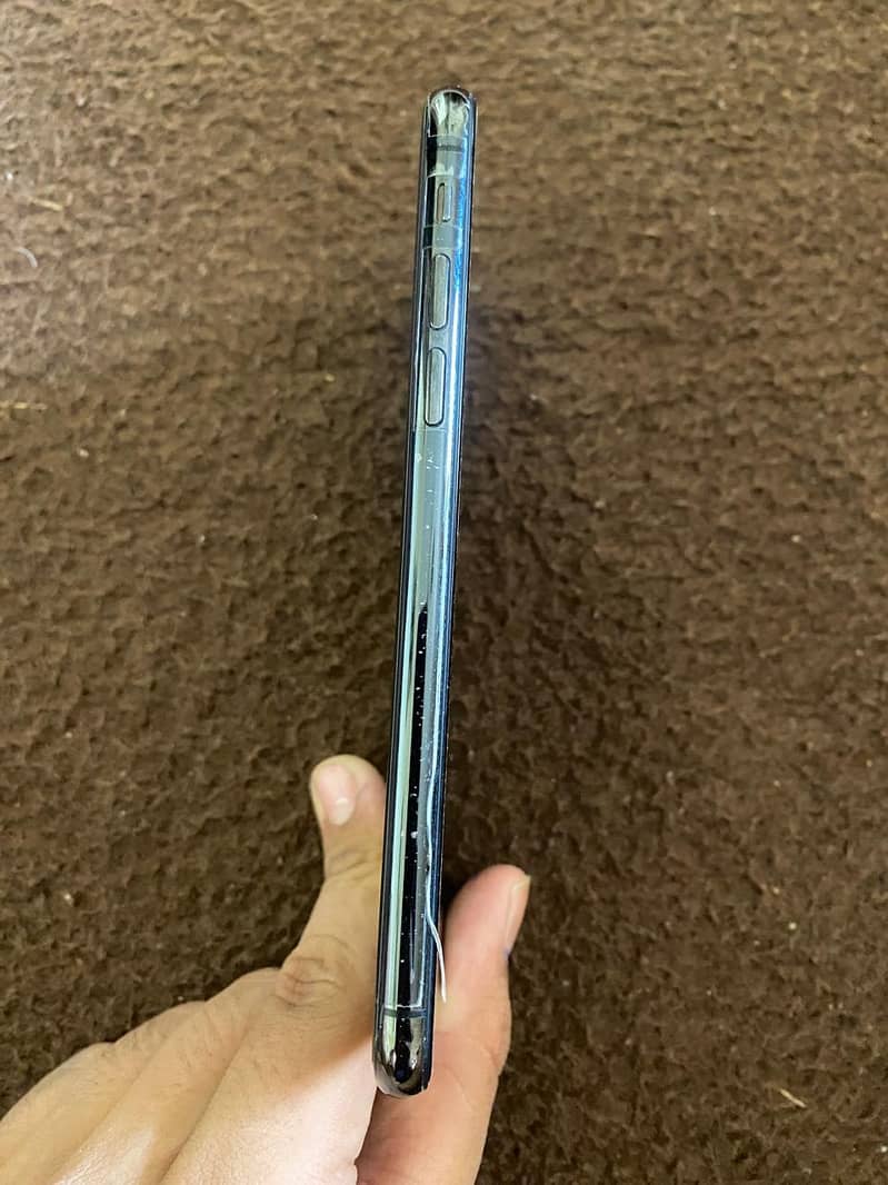 Apple iPhone X 5