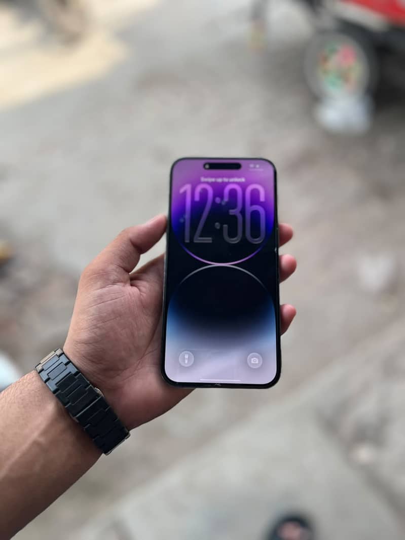 Apple iPhone 14 Pro Max 1