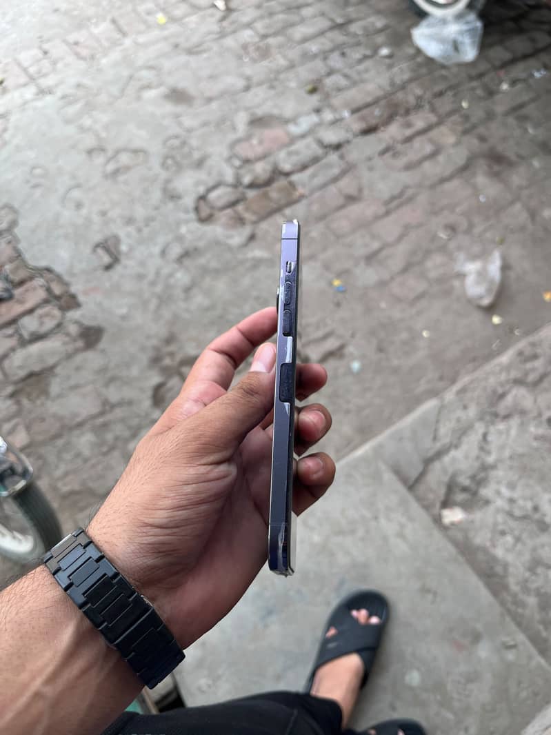 Apple iPhone 14 Pro Max 7