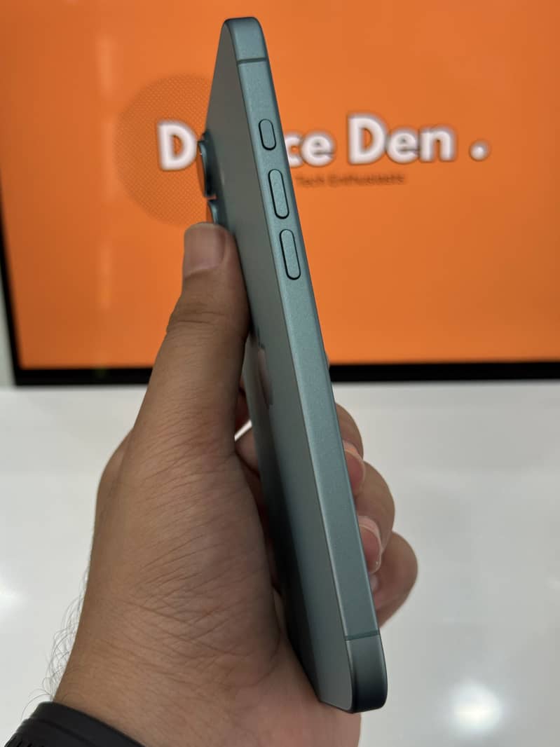 Apple iPhone 16 Plus 3