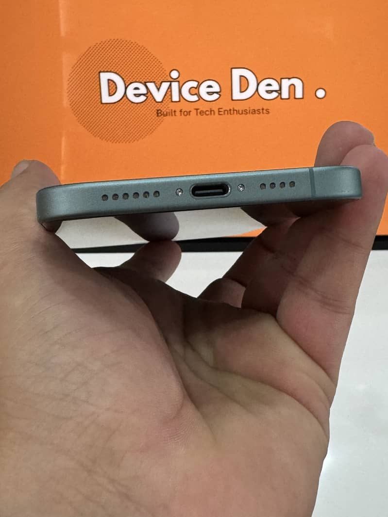 Apple iPhone 16 Plus 4