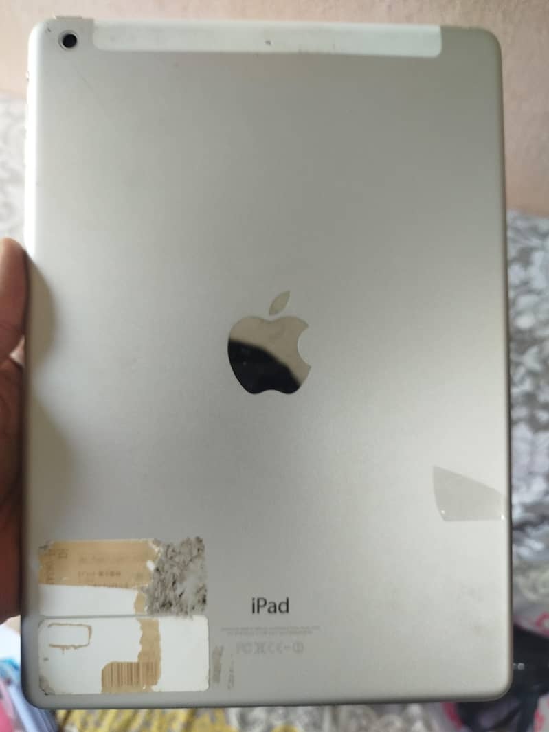 iPad A1475 0
