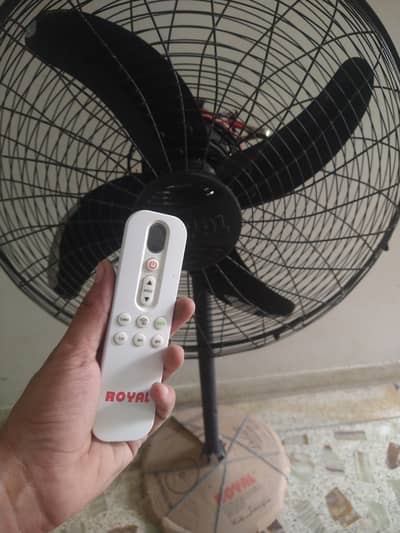 Royal 12v AC/DC Pedestal Fan in warranty