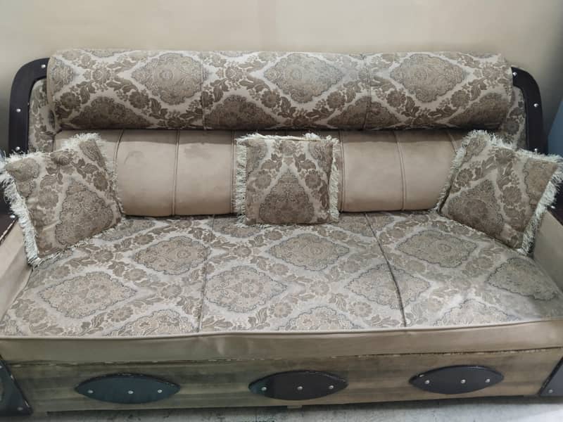 05 seater sofa 1