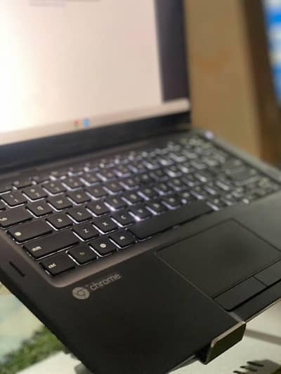 Dell Chromebook 5300 2in1 4gb RAM 128gb NVMe card