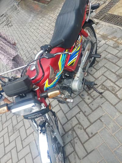 honda 70 CD only contact my WhatsApp