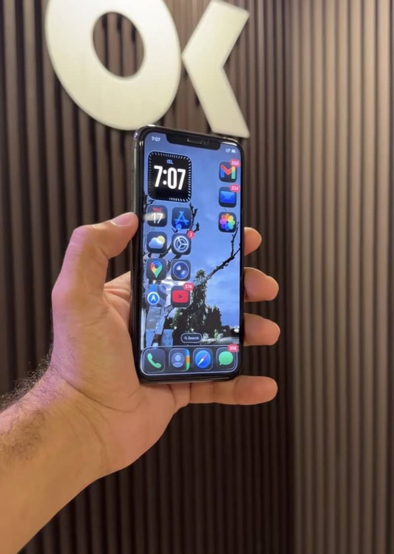 Apple iPhone 11 Pro 1